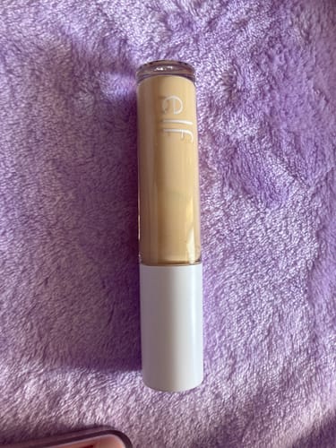 Customer photo review of Hydrating Camo Concealer