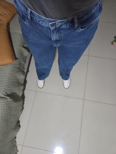Daiana M. review of Calça Jeans Reta Araçá Azul Médio image 1 out of 2