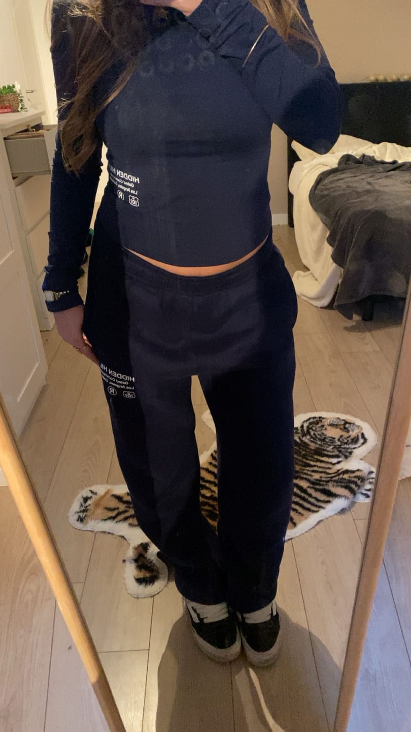 Customer photo review of LABEL LONGSLEEVE TOP NAVY