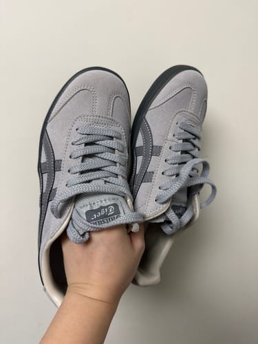 Customer photo review of 鬼塚虎 Onitsuka Tiger Tokuten Grey
