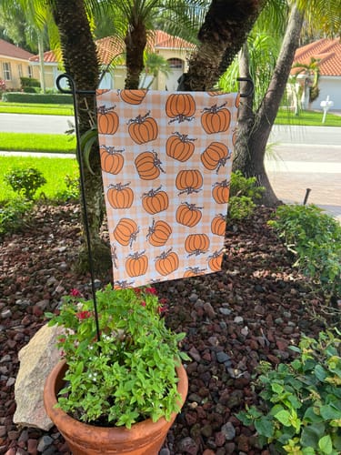 Customer photo review of Subtle FDT Autumn Pumpkin Garden Flag