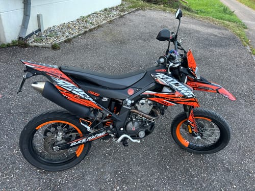 Customer photo review of SLICKRACING - GRAPHICS KIT