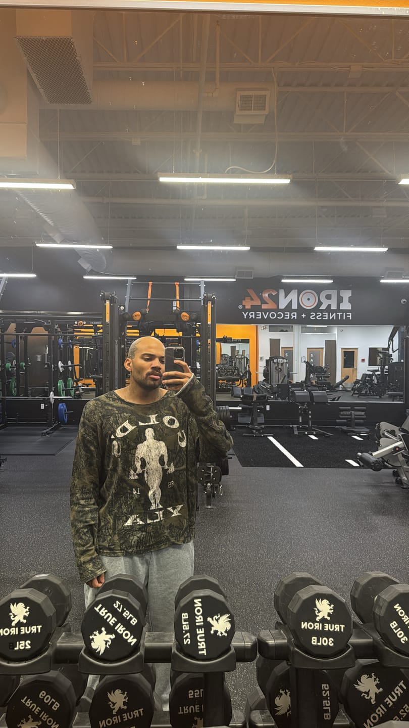 Customer photo review of 8047 - Gold's Gym Thermal Longsleeves