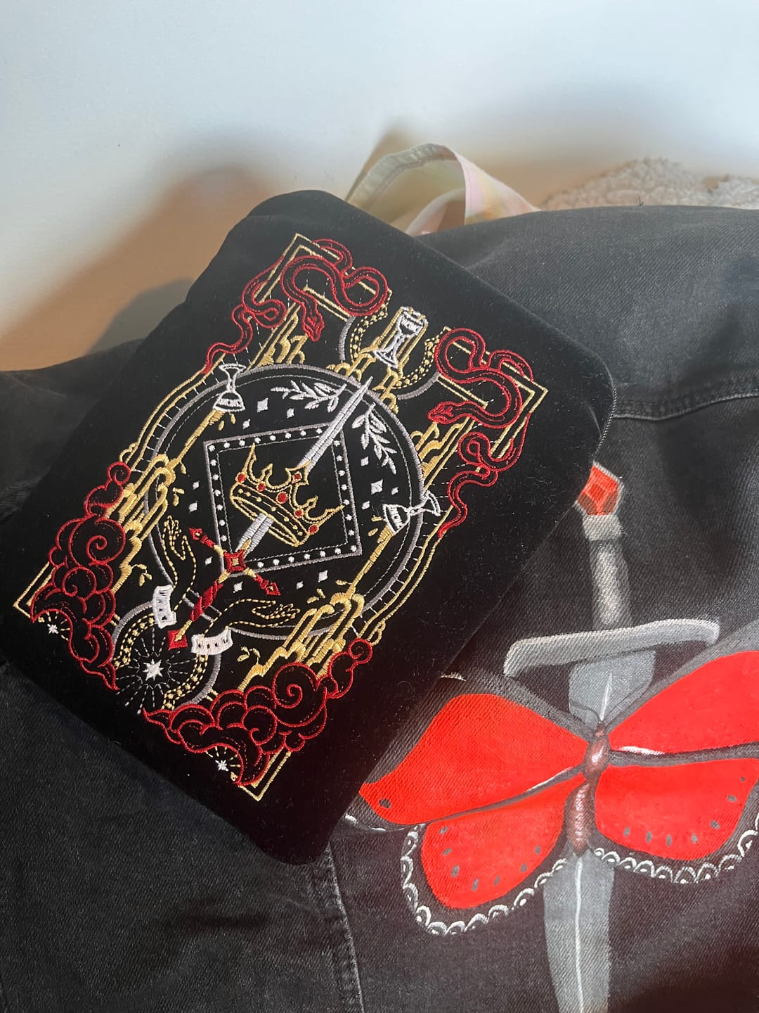 Customer photo review of Serpents & Swords E-Reader Sleeve - Black