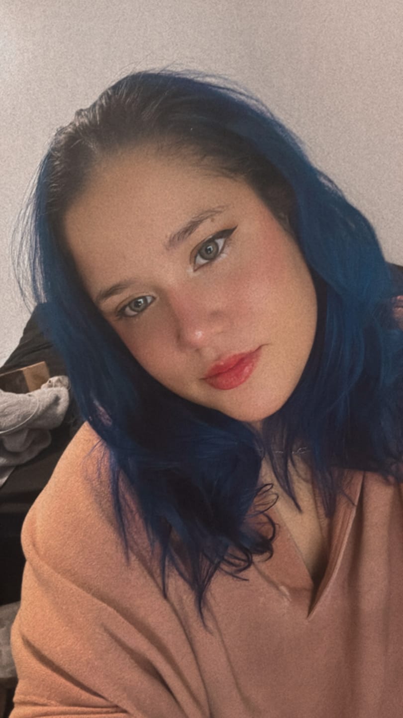 Customer photo review of Amazonia Green Prescription Coloured Contact Lenses