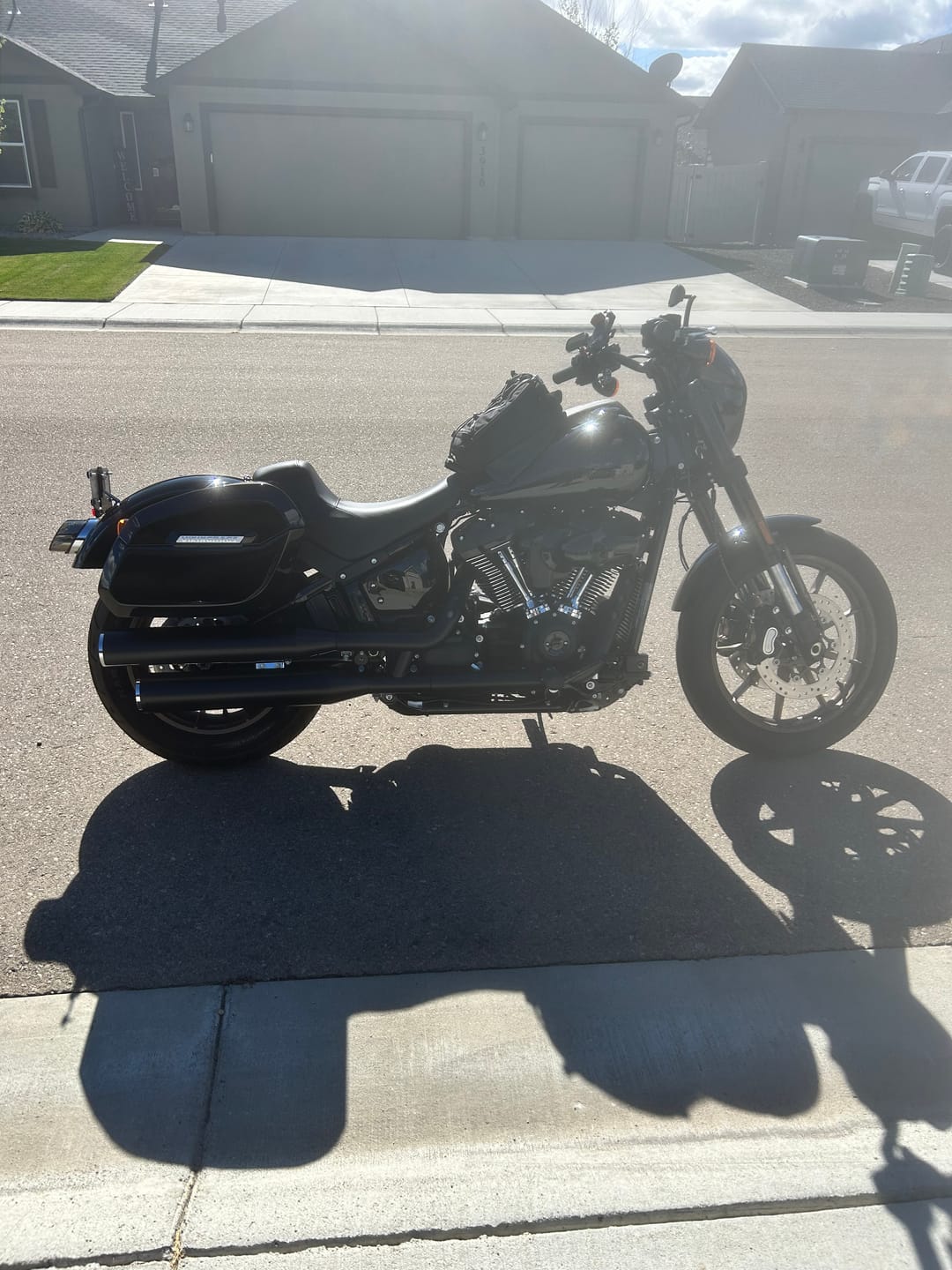 Customer photo review of 32L - Darkin Large Quick Mount Painted Hard Saddlebags for Harley Softail Low Rider S FXLRS