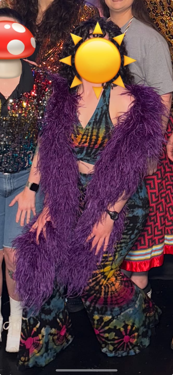 Customer photo review of Ostrich Feather Boa - 8Ply