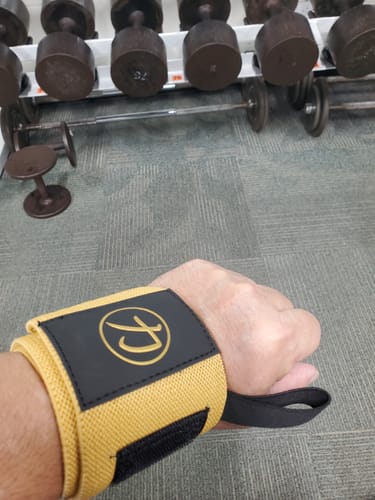 Customer photo review of Pure Gold PRO Wrist Wraps - Medium