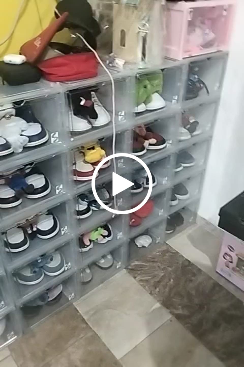 Customer video review of Rookie Box - Cajas Transparentes Para Sneakers Cierre Magnético Apertura Frontal