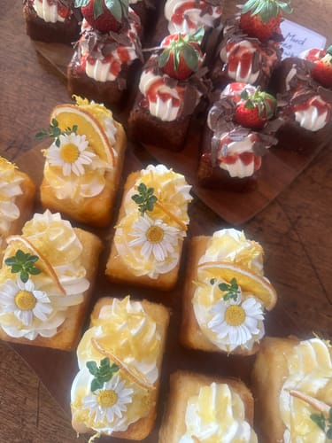 Customer photo review of WHITE DAISIES - Freeze Dried Edible Flowers