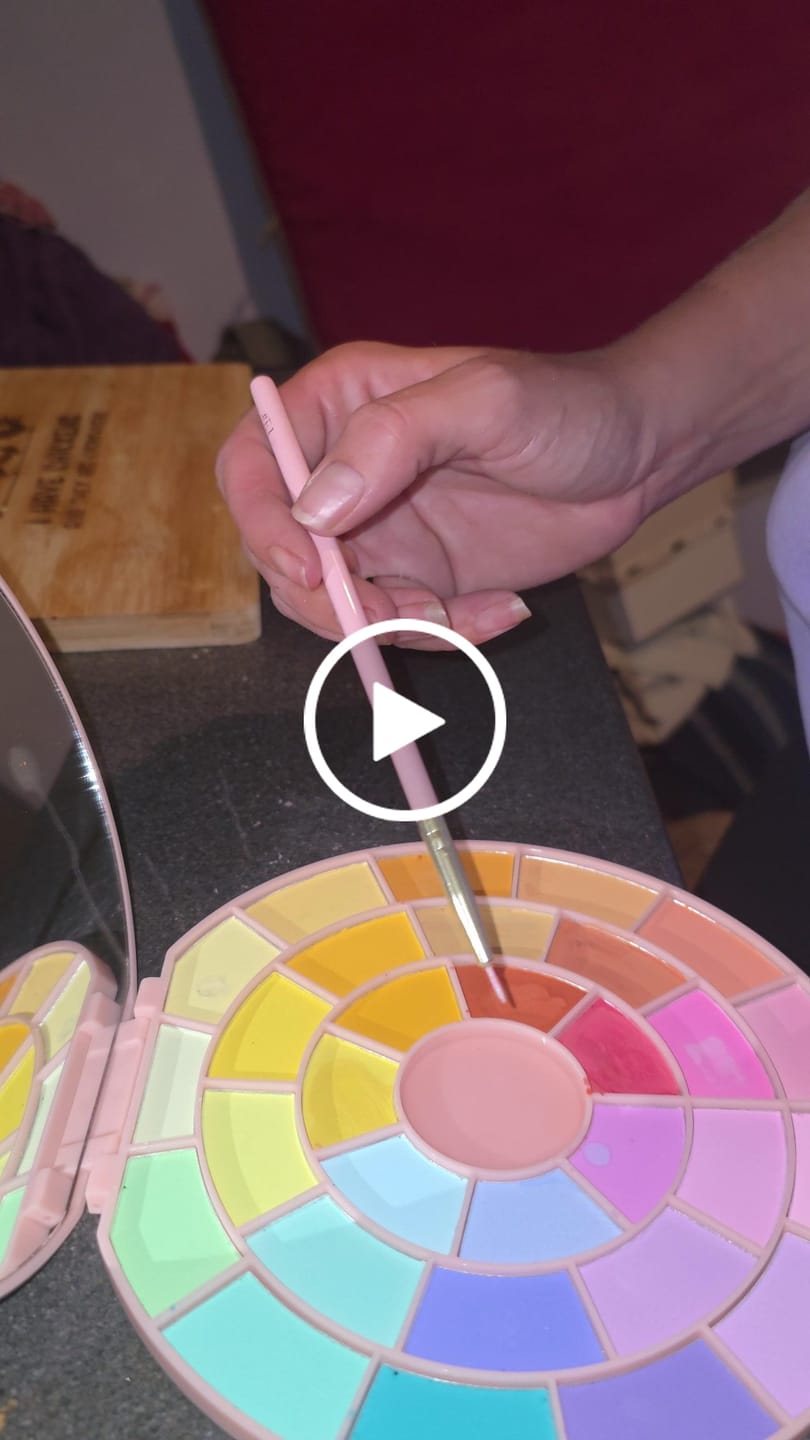 Customer video review of P. Louise Off The Record Eyeliner Palette