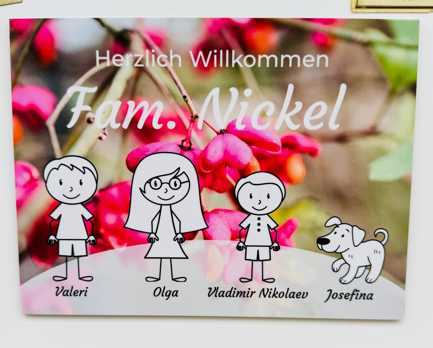 Customer photo review of Familien Türschild (UV- und wetterfest) inkl. Klebebefestigung