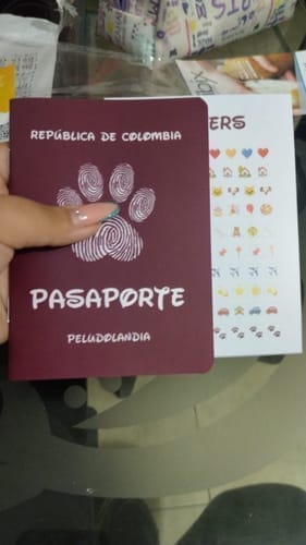 Customer photo review of Pasaporte Para Mascotas