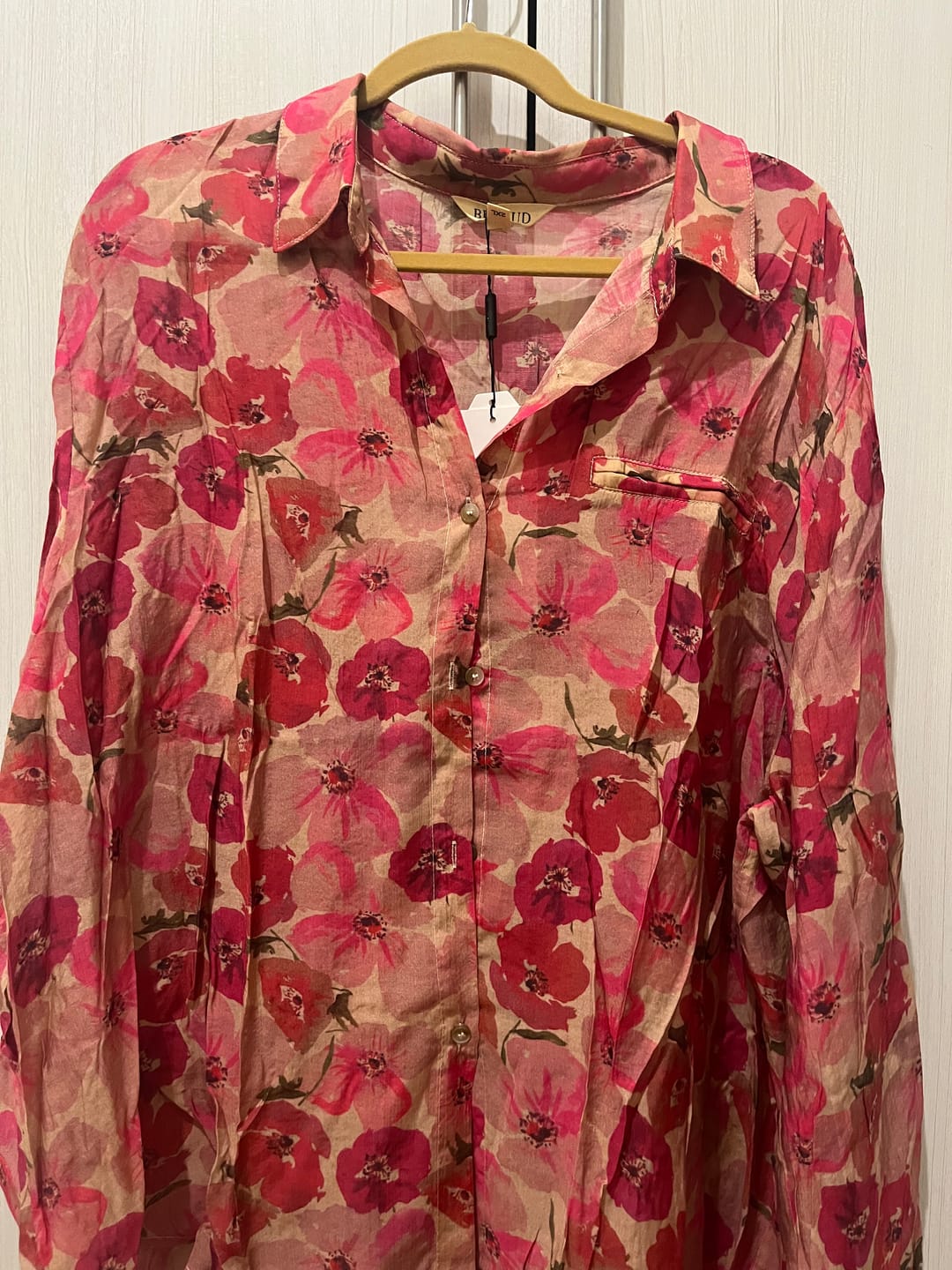 Customer photo review of Plus Size Women Summer Artsy Flower Turn-down Collar Shirt