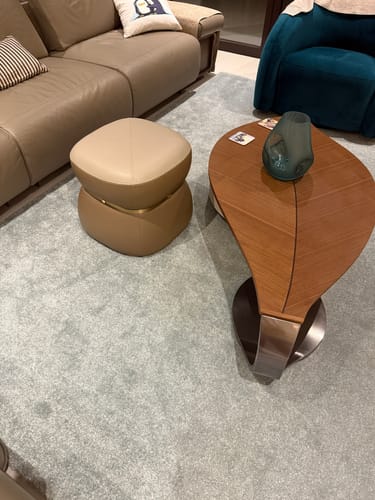 Customer photo review of Nappa Pouf Leather BC708-1 Light brown