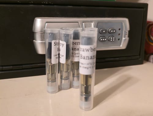 Customer photo review of Strawberry Banana | 1G Live Resin Cartridge