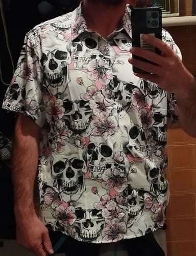 Customer photo review of Chemise à manches courtes Punk Rock boutonnée à fleurs de cerisier rose tête de mort pour hommes