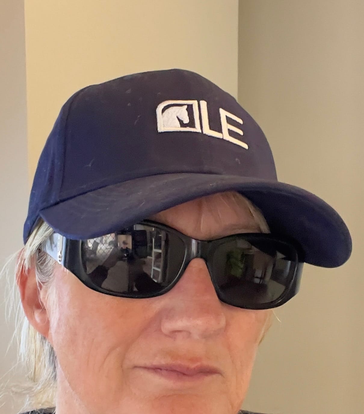Customer photo review of LE Lifestyle Baseball Cap