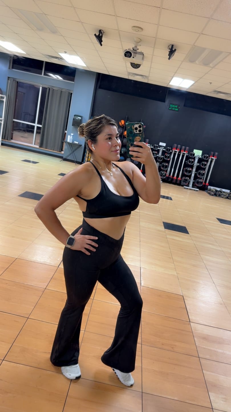Customer photo review of W215 Vital Flare Pants