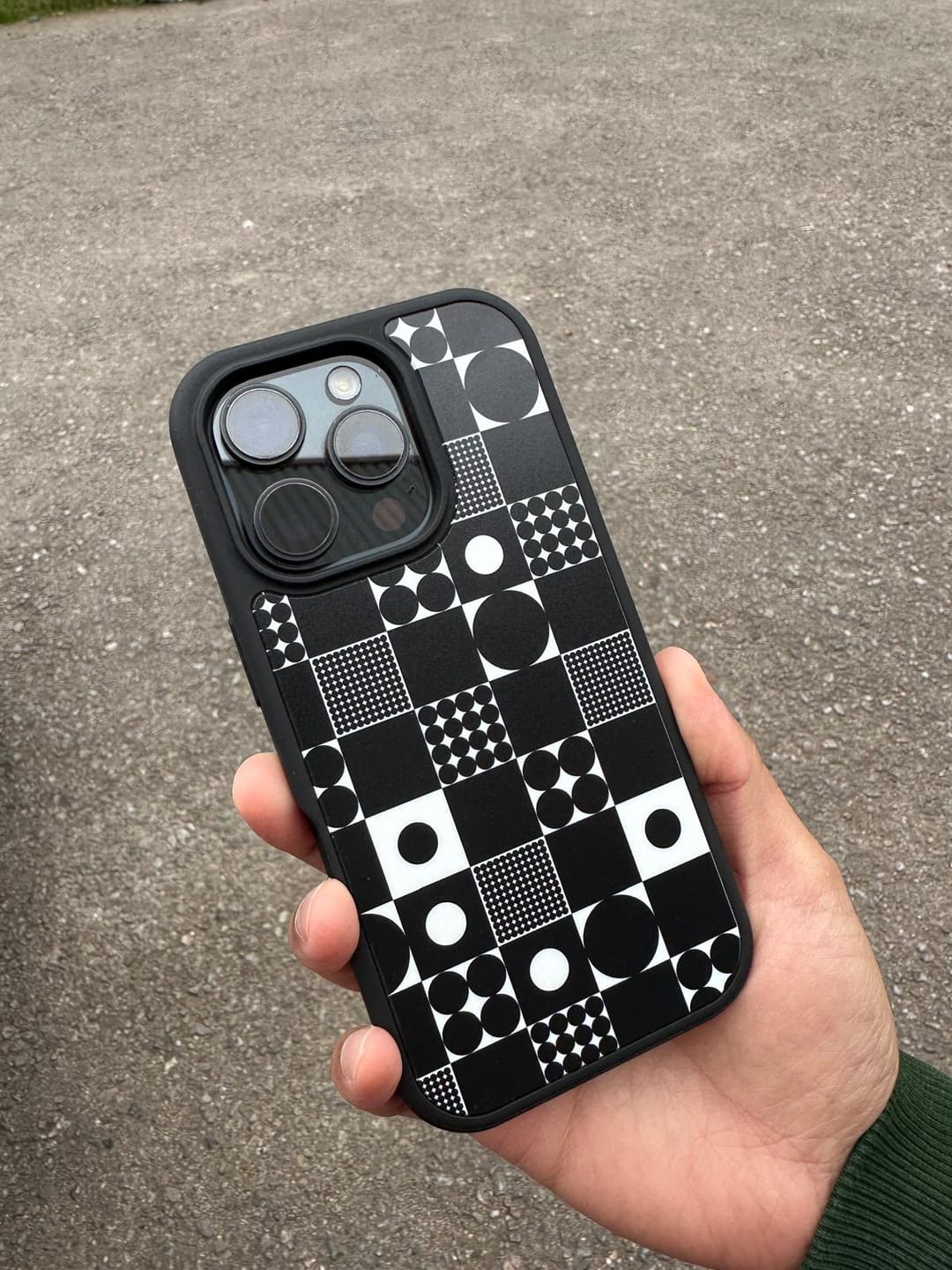 Customer photo review of Grid and Orb - iPhone 16 Pro Case