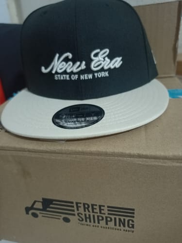 Customer photo review of 9FIRTY New Era Basic 2-Tone Chrome White Visor Black Snapback