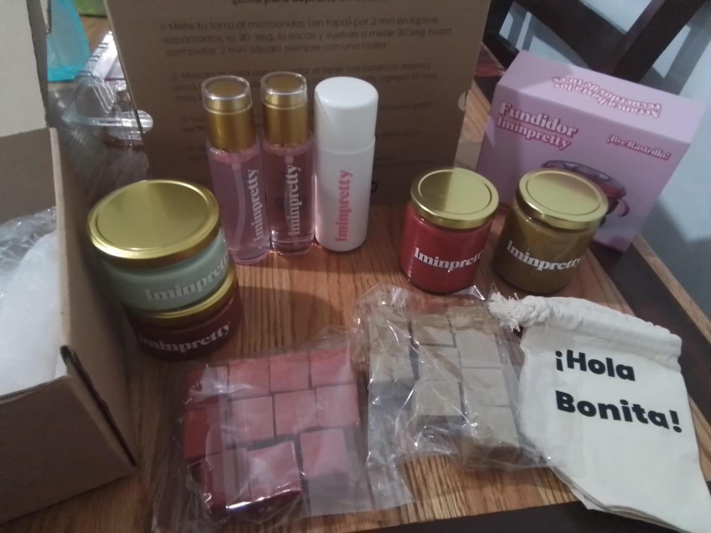 Customer photo review of Kit 1minpretty: 2 tarros de cera + fundidor + refill + exfoliante + crema pepino + agua rosas + talco para depilar con envío gratis mx