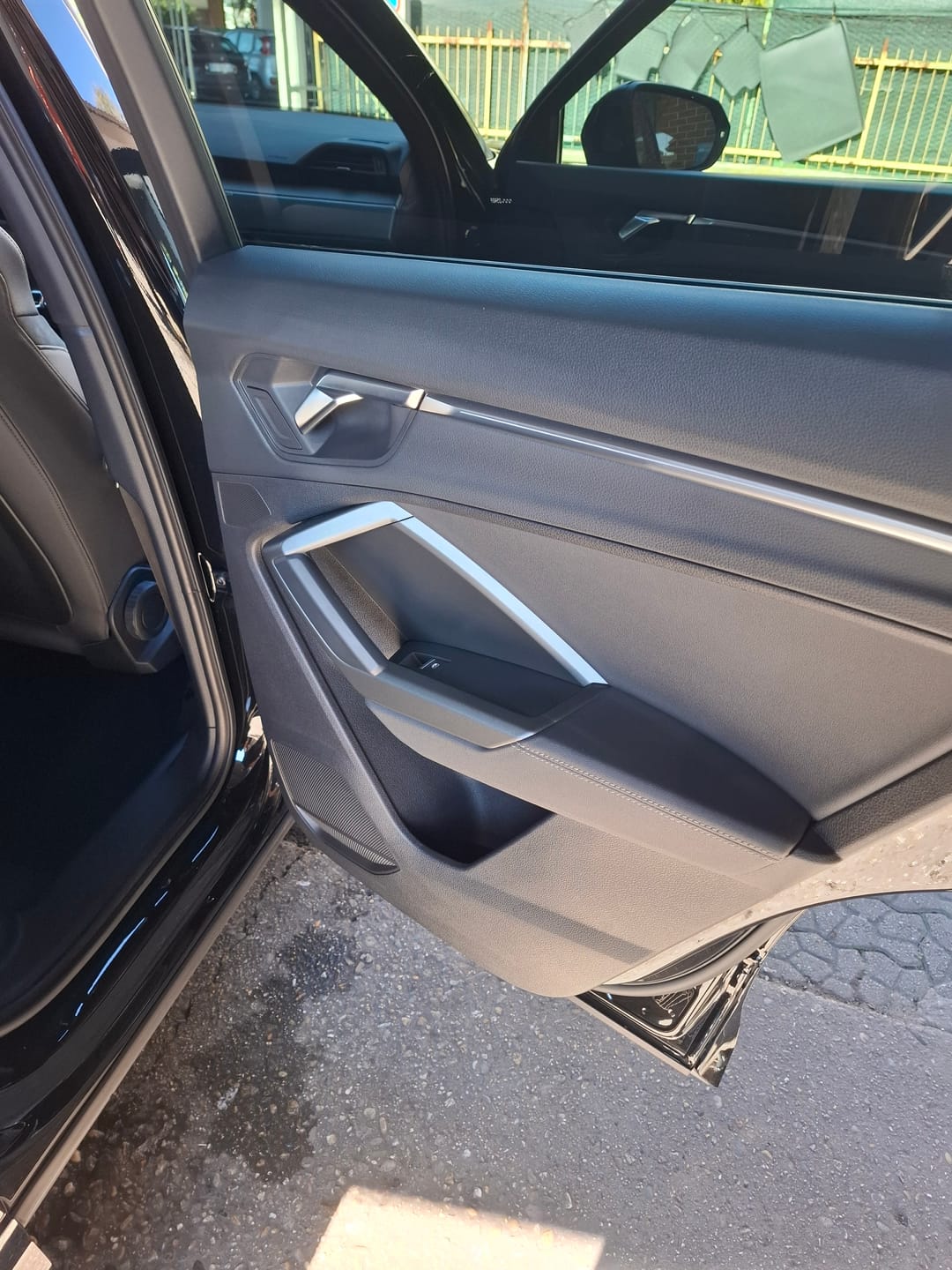 Customer photo review of SC2 DRESSING DI INNOVACAR RAVVIVATORE E RIGENERATORE PER PLASTICHE E PELLE AUTO