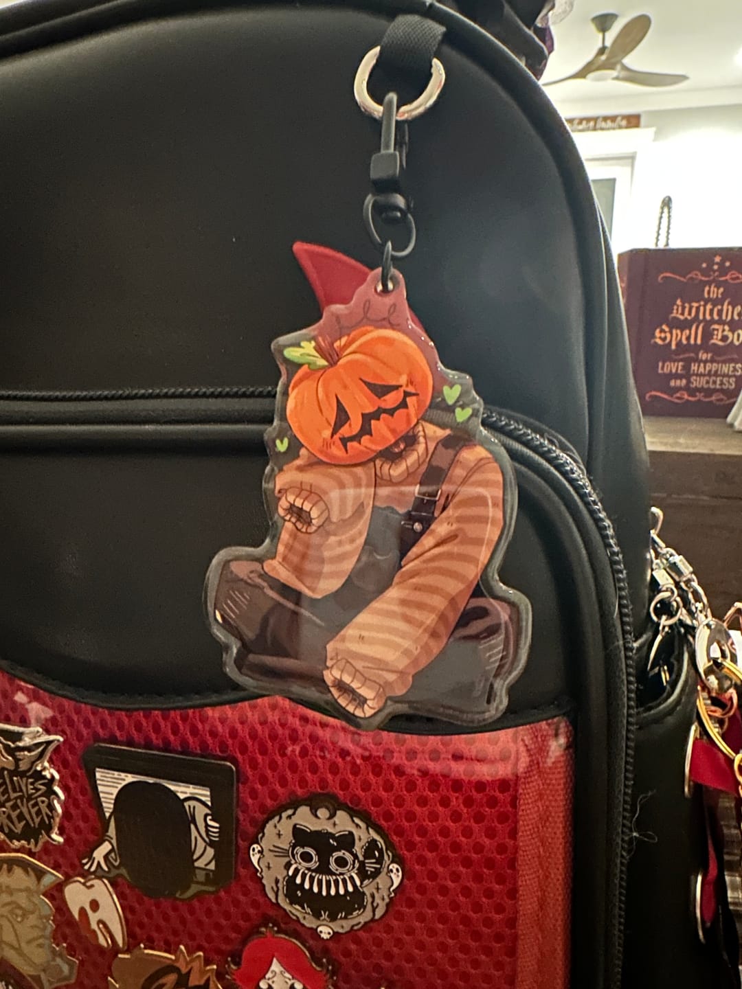 Customer photo review of Autumn Pumpkin Head Keychain!