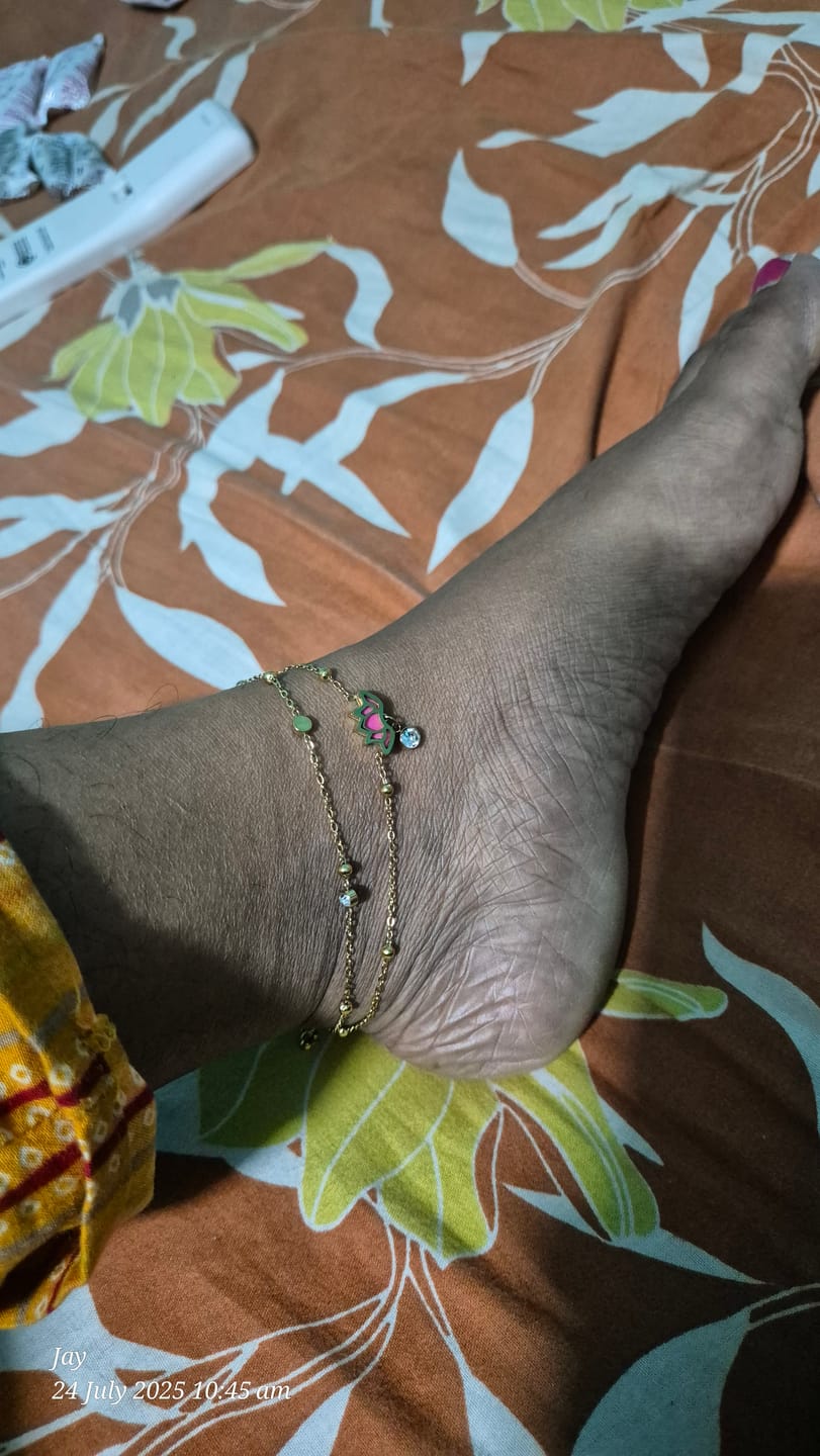 Customer photo review of Water Lily Anklet