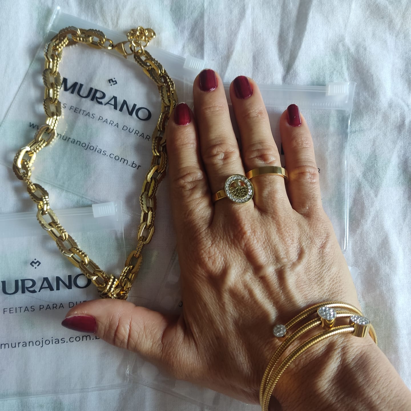 Customer photo review of Aliança Quadrada Anatômica Banhado em Ouro 18K