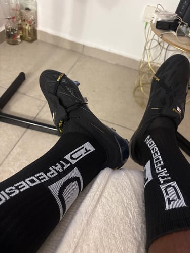 Customer photo review of Predator 24 Elite Fold-over Tongue FG England Noir/Or