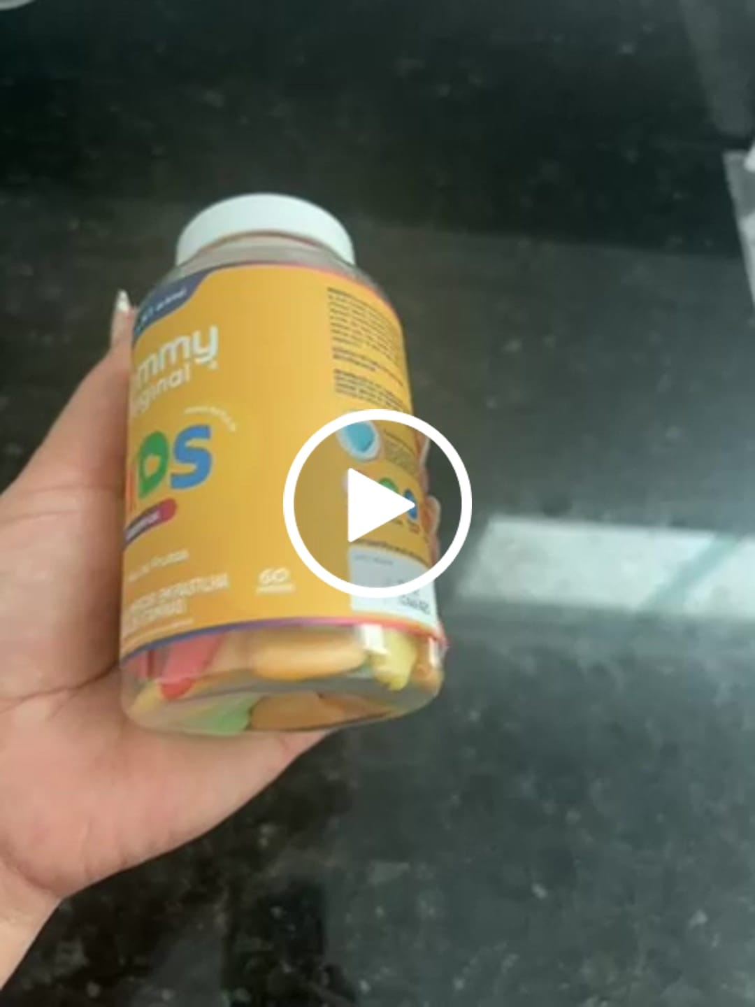 Customer video review of Gummy Kids Vitamin® - Mix Frutas 180 g