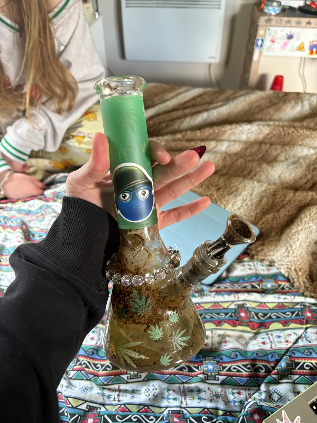 Customer photo review of Premium Leafy Beaker Shape Waterpipe 26cm