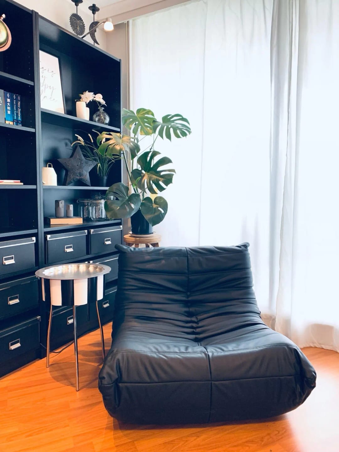 Customer photo review of Togo Chair Dupe - Leather Replica by Michel Ducaroy