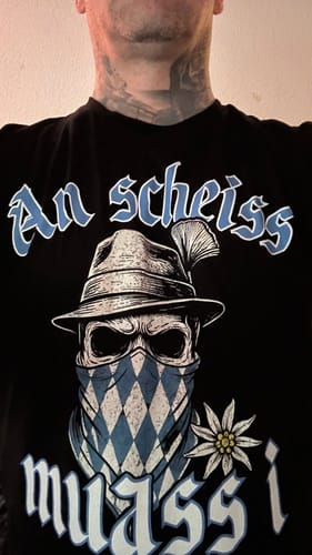 Customer photo review of An scheiss muass i - Premium T-Shirt