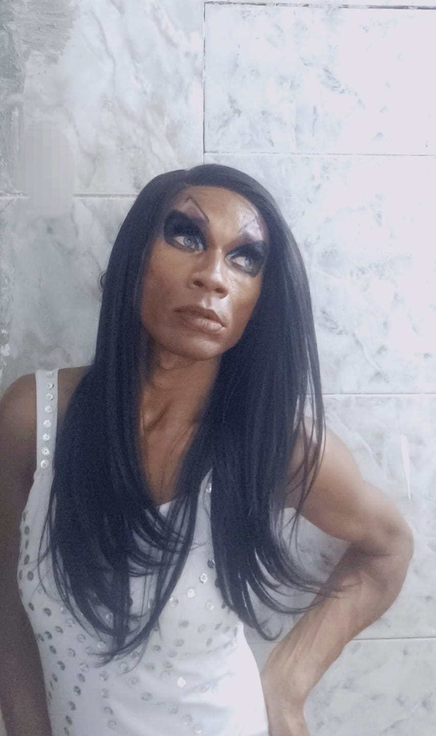 Customer photo review of Lace Front Sonia Tela HD Castanho Escuro Repartição Livre 13x6