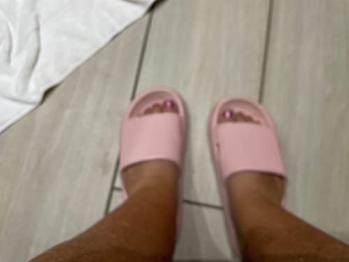 Customer photo review of HappyFlops