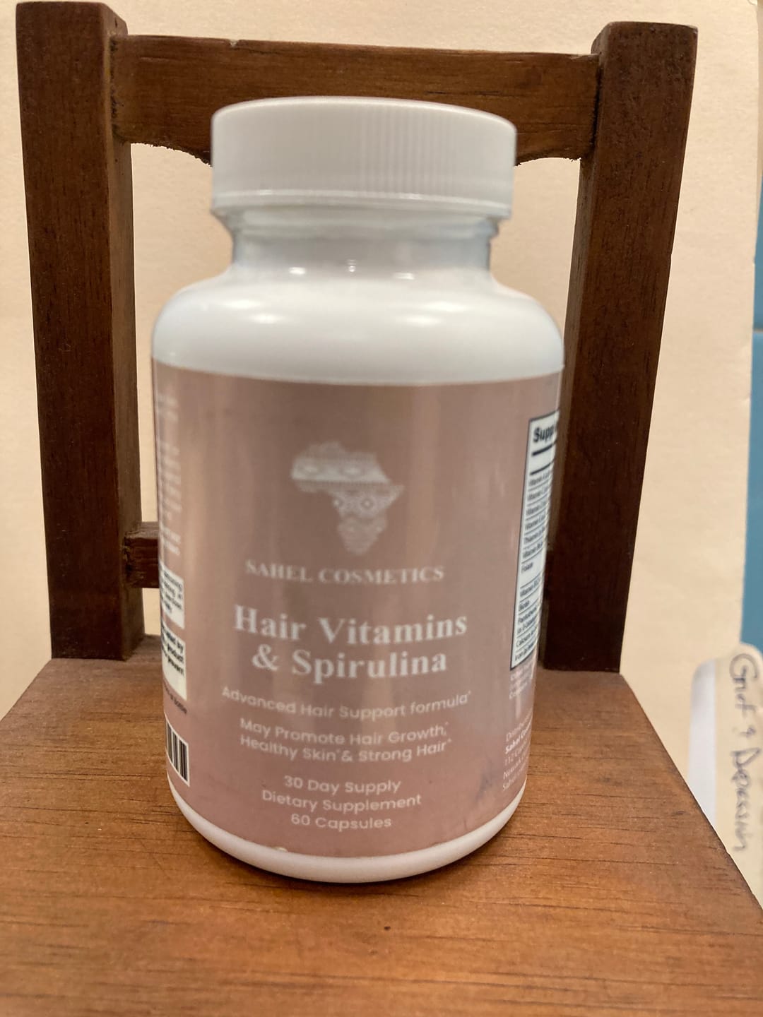 Customer photo review of Hair Vitamins & Spirulina Supplements