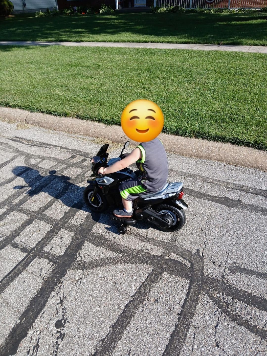 Customer photo review of TOBBI 12V Electric Kids Off-Road Motorcycle