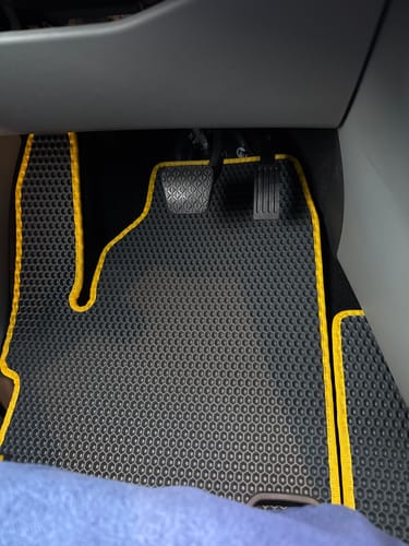 Customer photo review of Fußmatten für Van - Vorne