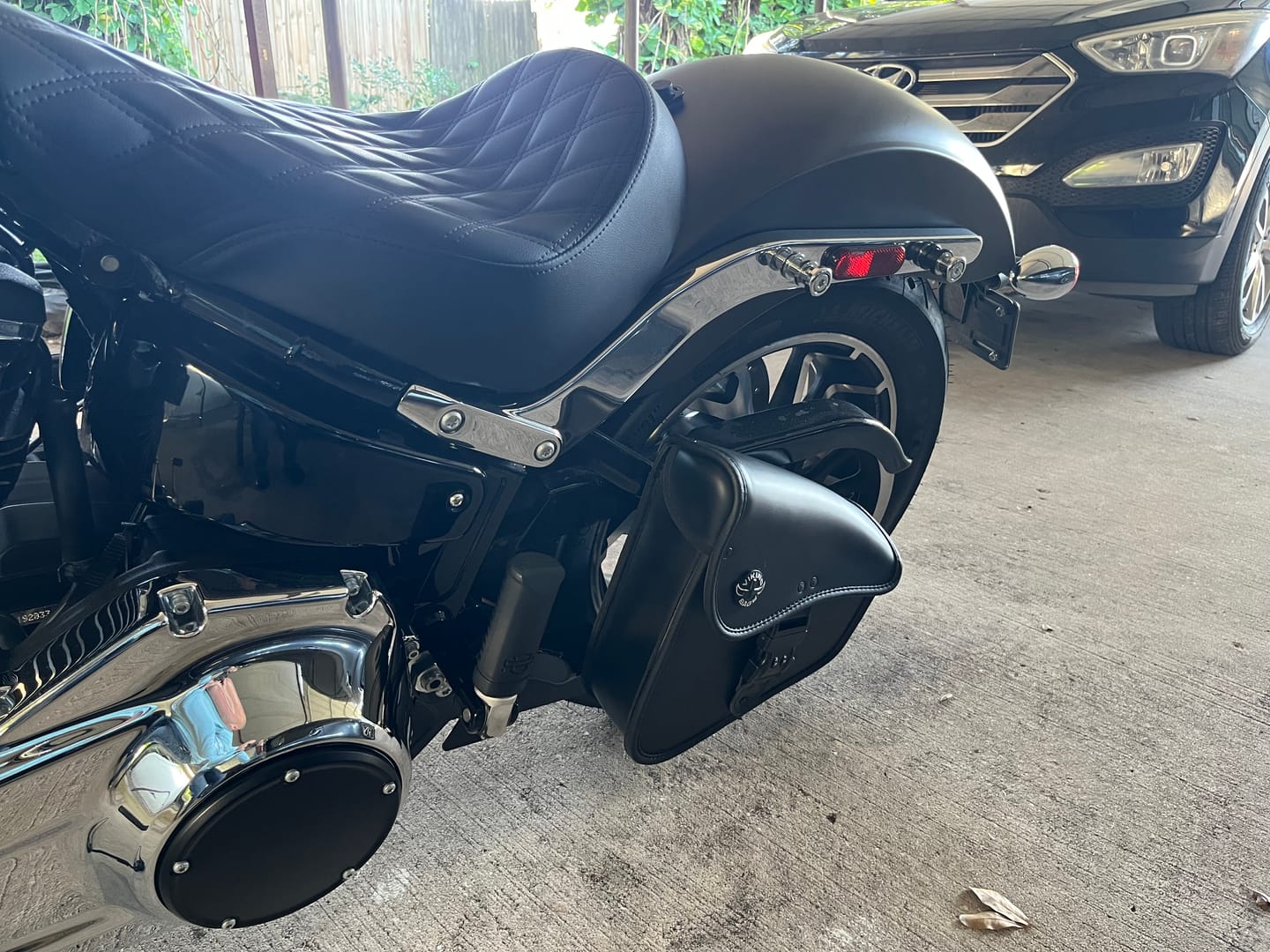 Customer photo review of 3L - Digilock Motorcycle Swingarm Bag for Harley Softail