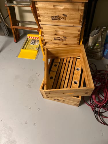 Customer photo review of MayBee Hives 10 or 8 Frame Dipped in 100% Beeswax Beehive Top And Inner,Compatible with Standard Langstroth Beehives.