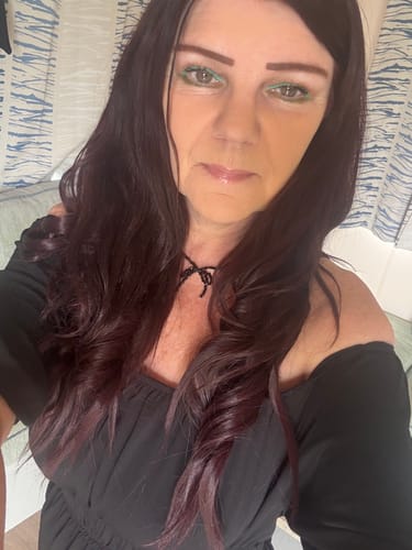 Customer photo review of Stranded 20" One Piece Wand Wave Clip-in Hair Extension - Colour #99J Plum Blossom