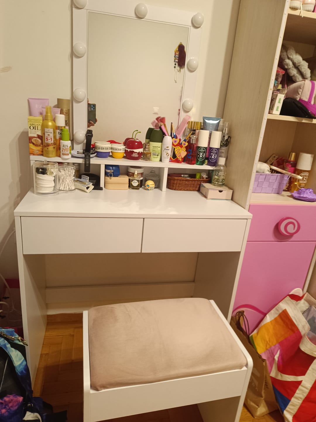Customer photo review of Τραπέζι Μπουντουάρ Μακιγιάζ Μεικαπ Τουαλέτας Κρεβατοκάμαρας Καθρέφτης Λευκό με Φωτισμό LED Ρυθμιζόμενη Φωτεινότητα RD-T114W01