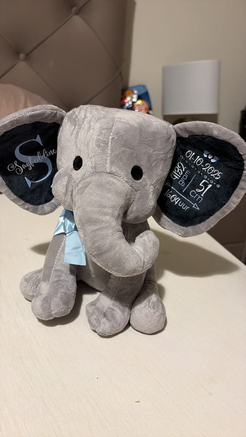 Customer photo review of Knuffelolifant - Baby-Knuffel