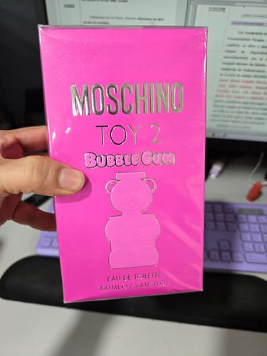 Reseña con foto de un cliente sobre Perfume Moschino Toy 2 Bubble Gum 100ml EDT