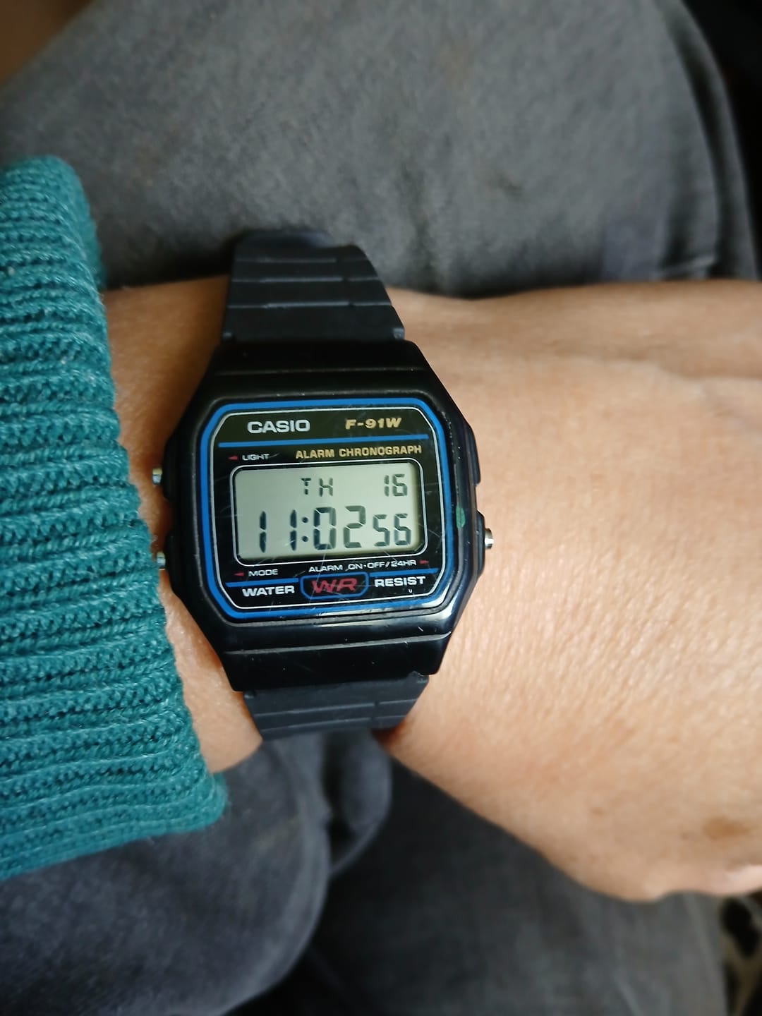 Customer photo review of Reloj Casio Vintage F-91W-1JH Packaging JDM
