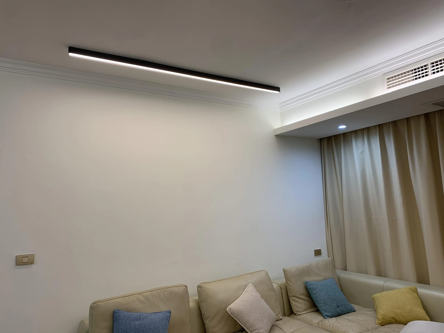 Customer photo review of WOMO Lineare LED Deckenleuchte Flur Lang Schmal Metall-WM1003