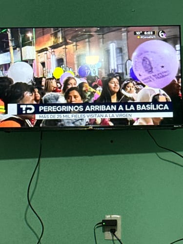 Customer photo review of Pantalla 40 Pulgadas JVC LED Roku TV Full HD SI40FR