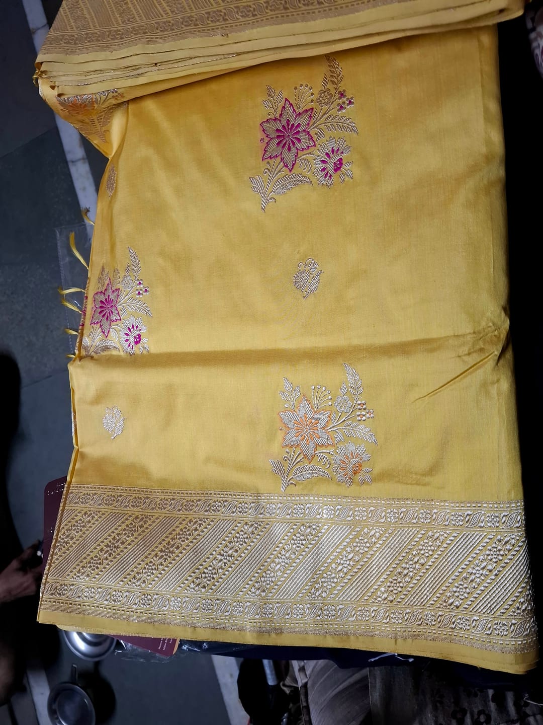 Customer photo review of Real Zari Handloom Kadhua Banarasi Katan Silk Saree - Butidar - Yellow Pink Minedar
